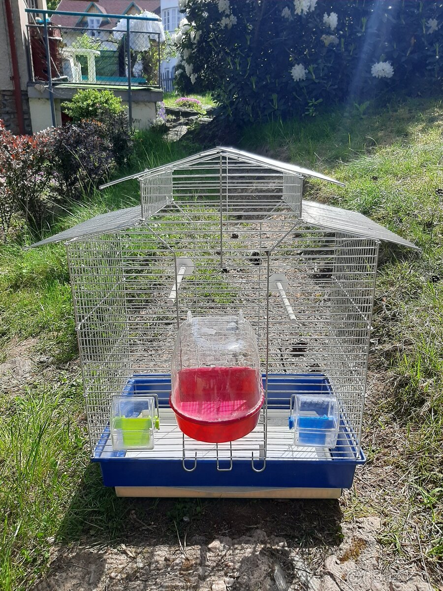 Klec pro papoušky
