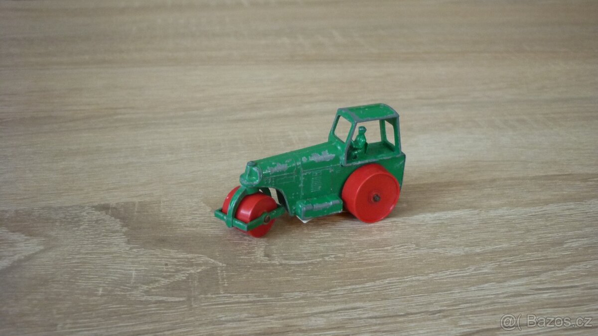 MATCHBOX RW VÁLEC PLAST KOLA - KOMPLETNÍ
