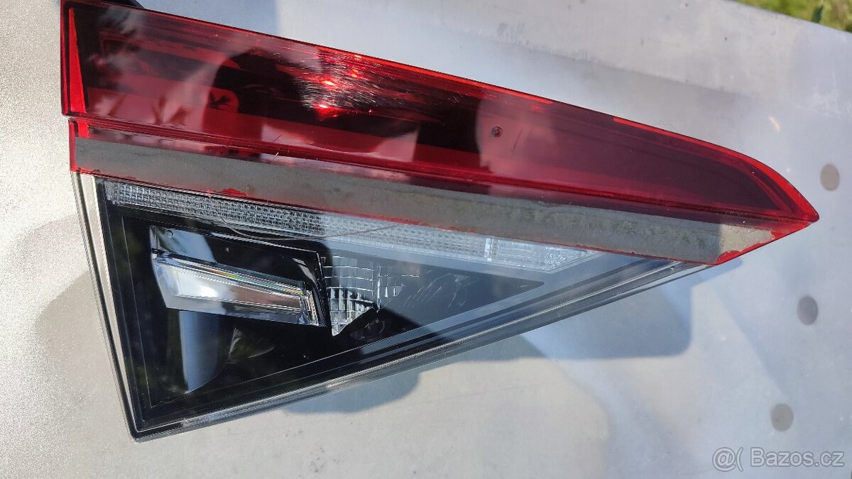 Levé zadní vnitřní LED světlo Škoda Superb 3 III