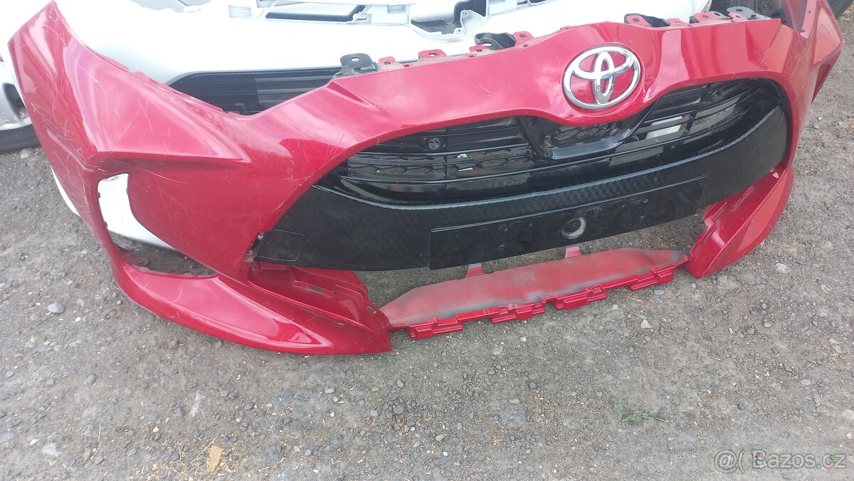 Toyota yaris přední naraznik