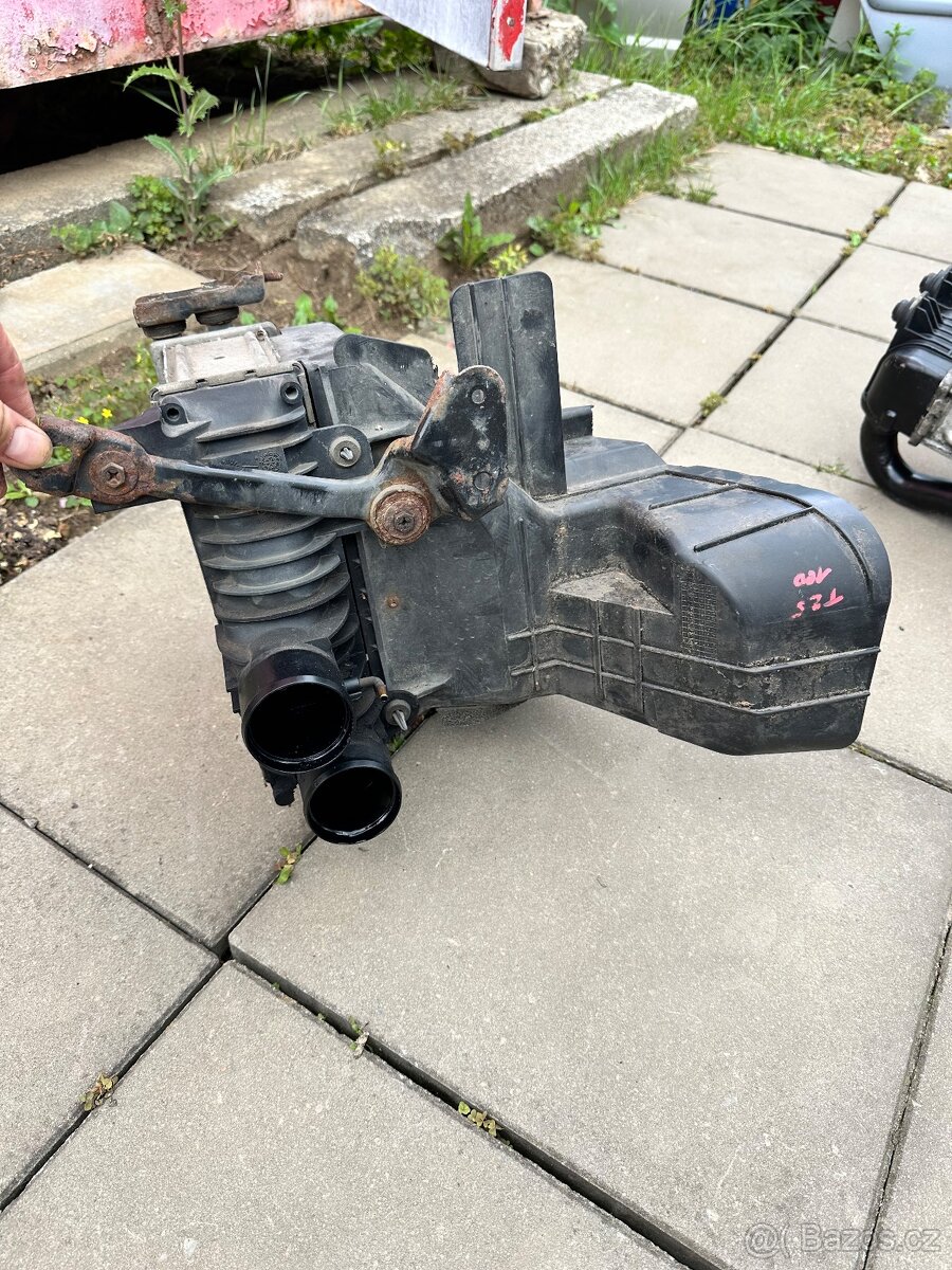 Prodam intercooler Avensis T25 2003- 2.0 D4D z