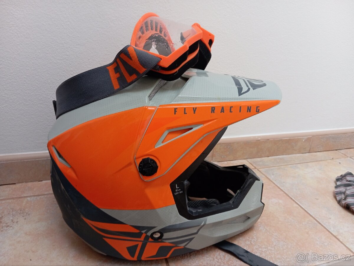 Fly Racing motokrosová helma