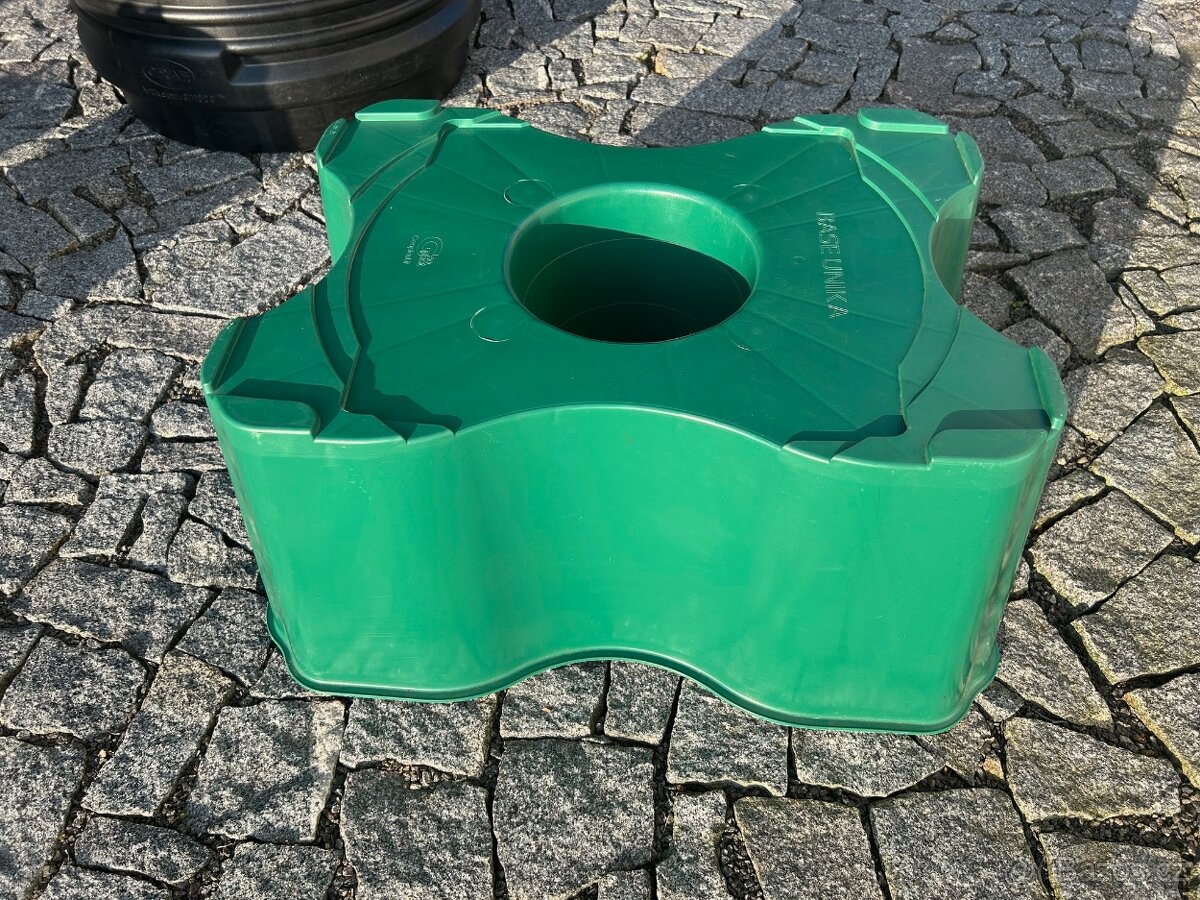 Podstavec pod sud na dešťovou vodu hranatý GEOPLAST