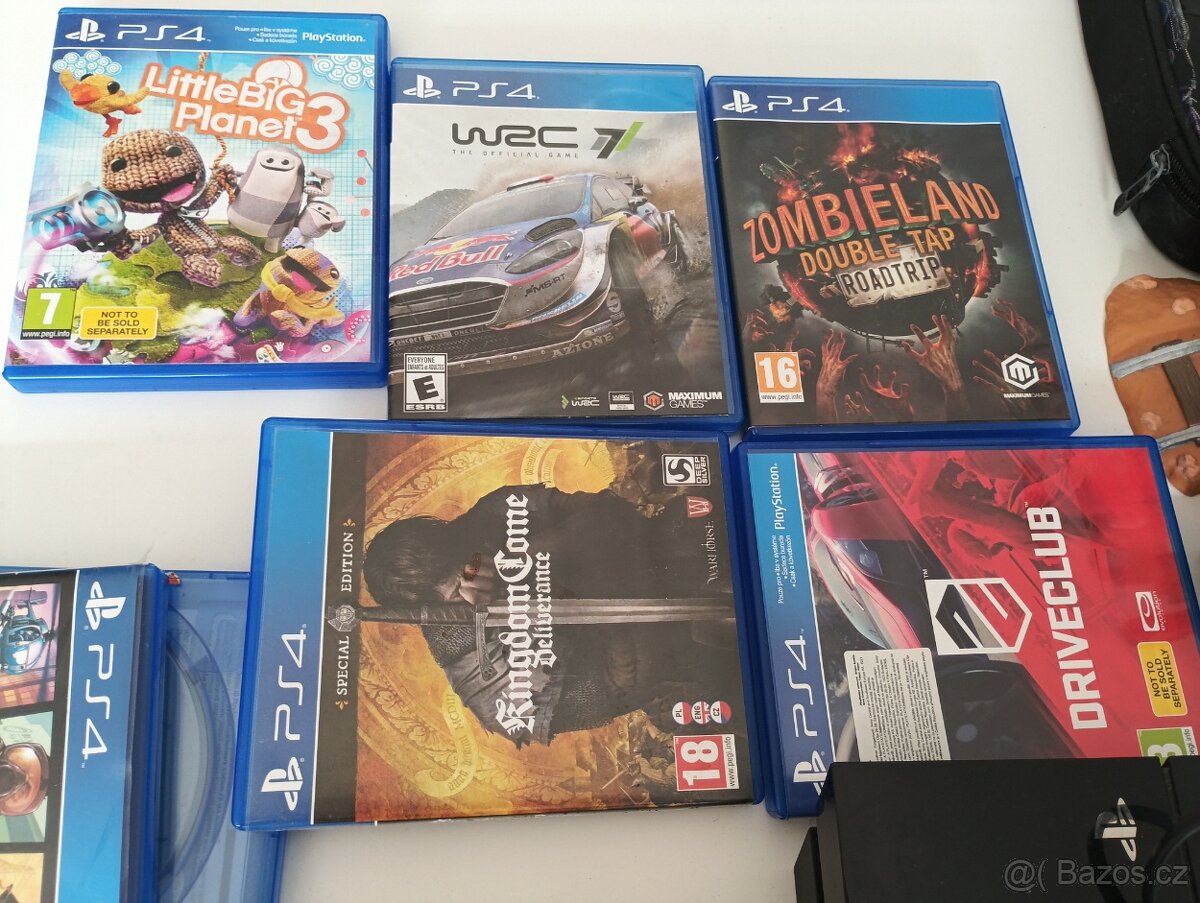 Prodám PlayStation 4 včetně her