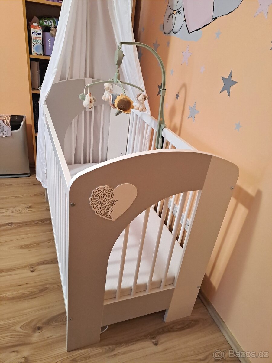Postýlka Klups NEL srdce s matrací