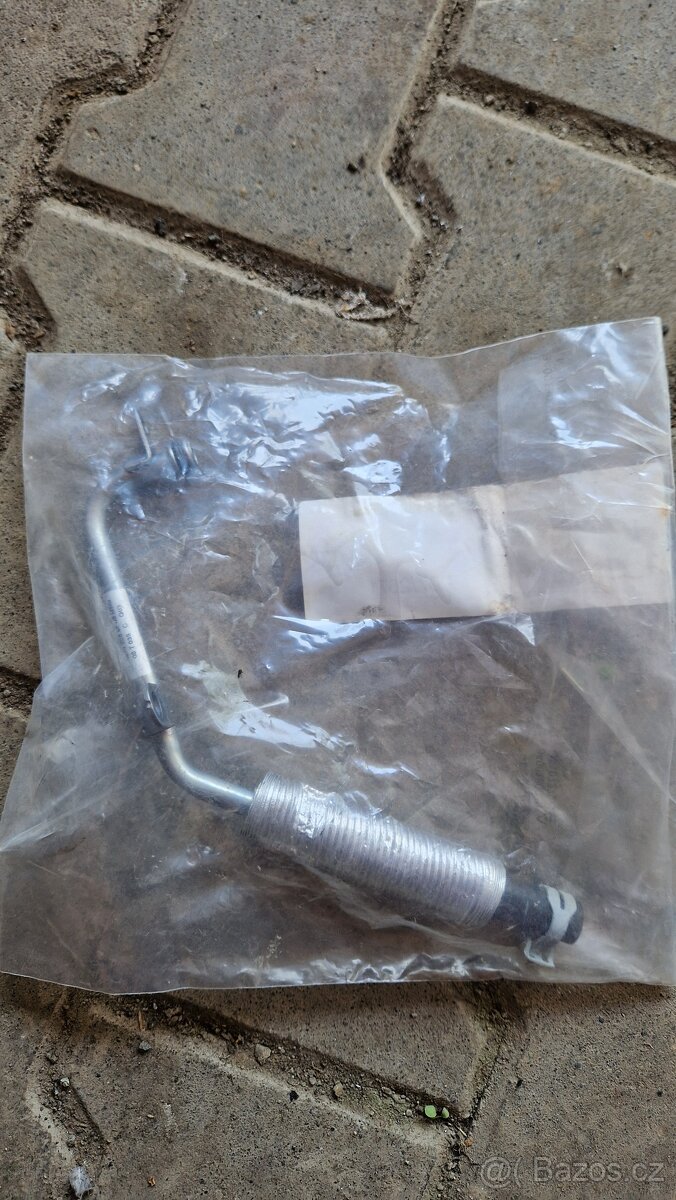 Vedeni chladící kapaliny A 270 203 08 00