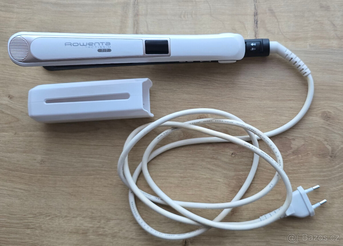 Žehlička na vlasy ROWENTA RESPECTISSIM