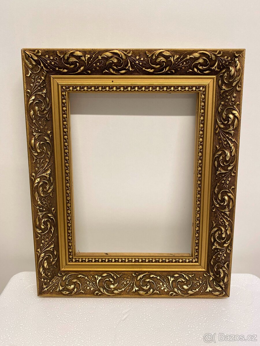 Zdobený designový rám na obraz nebo fotku