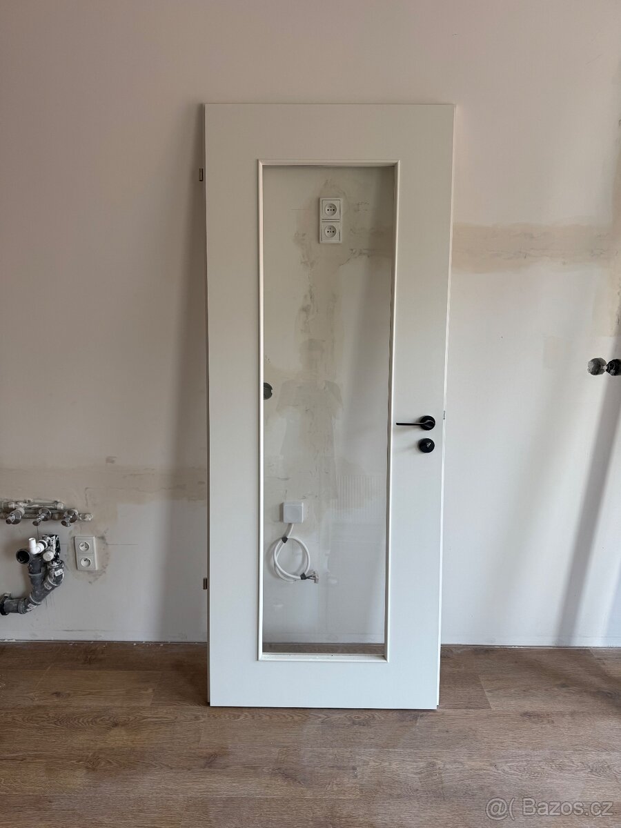 Prodám: Interior dveře Vekra, bíle, G1 sklo, pravé - 80x210