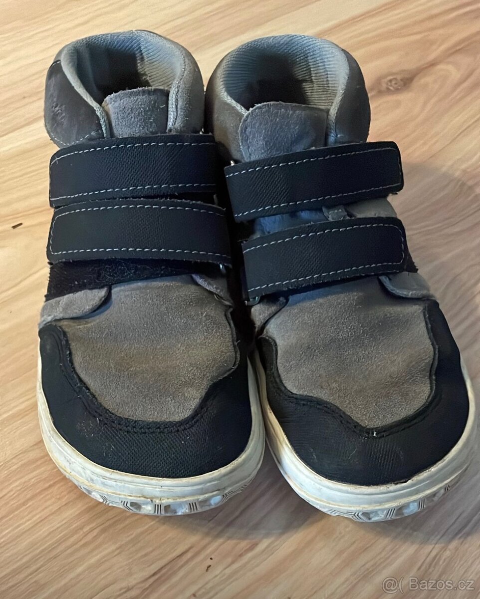 Celoroční boty Jonap vel 32 a vel 33