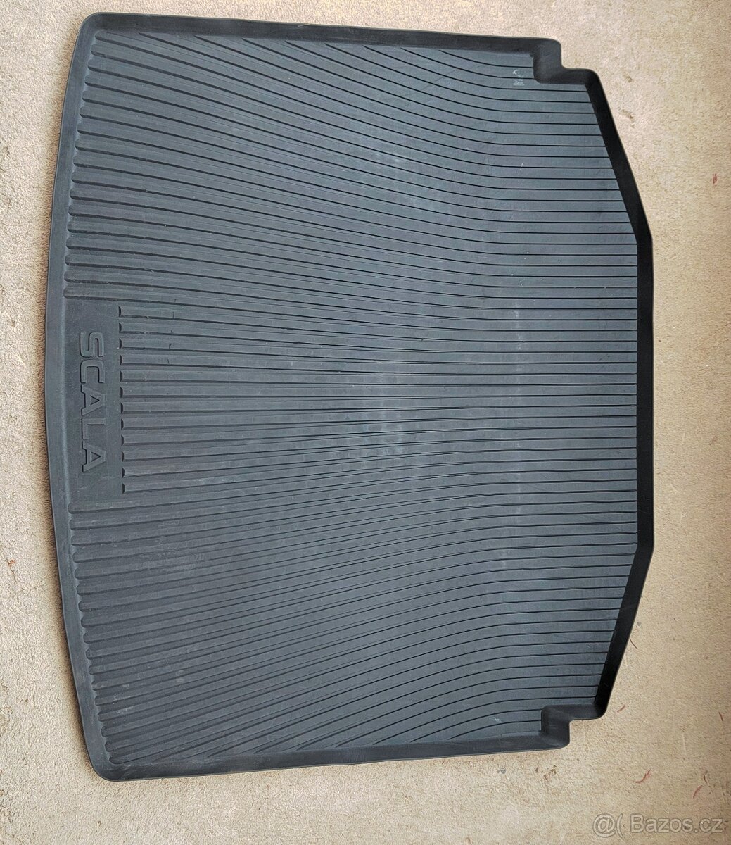 Gumová vana do kufru Scala