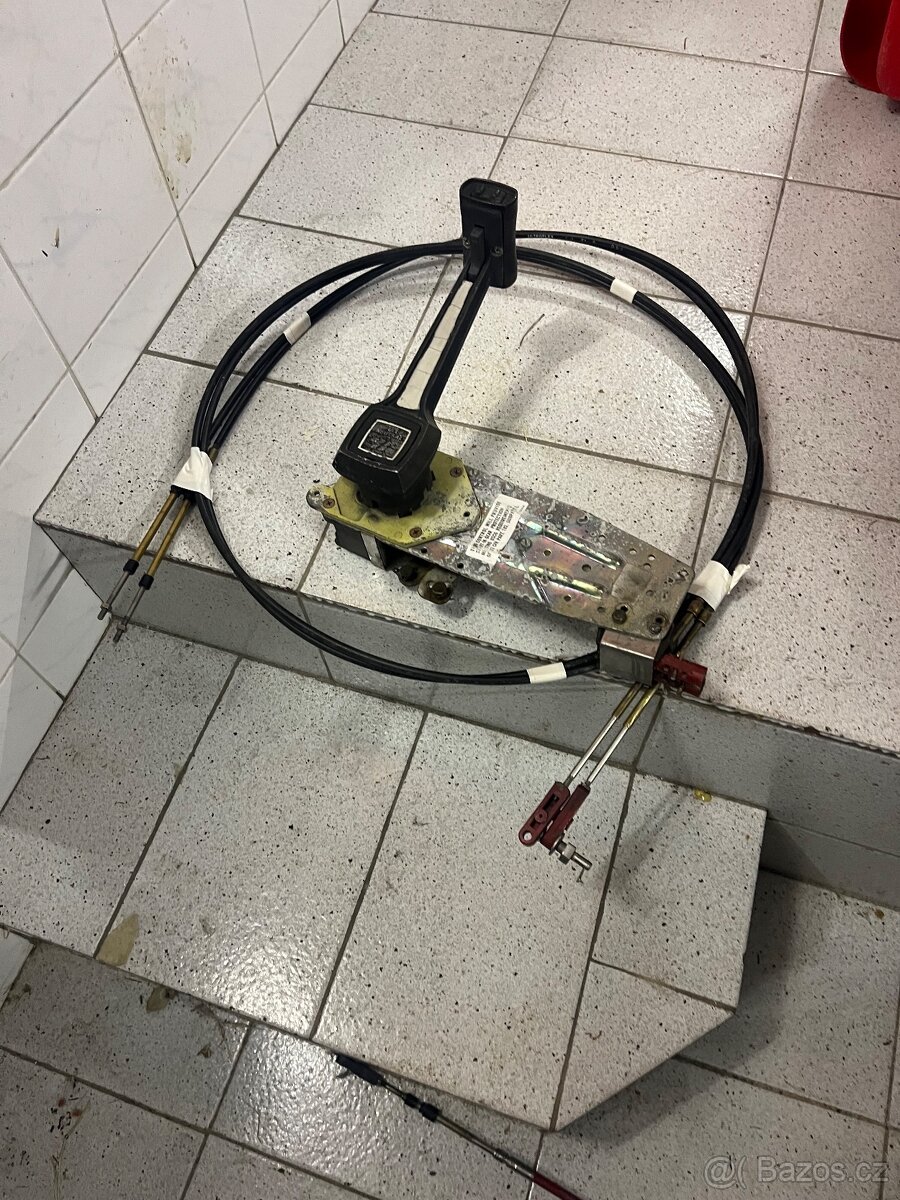 Dálkové ovládání lodního motoru bovdeny &komander