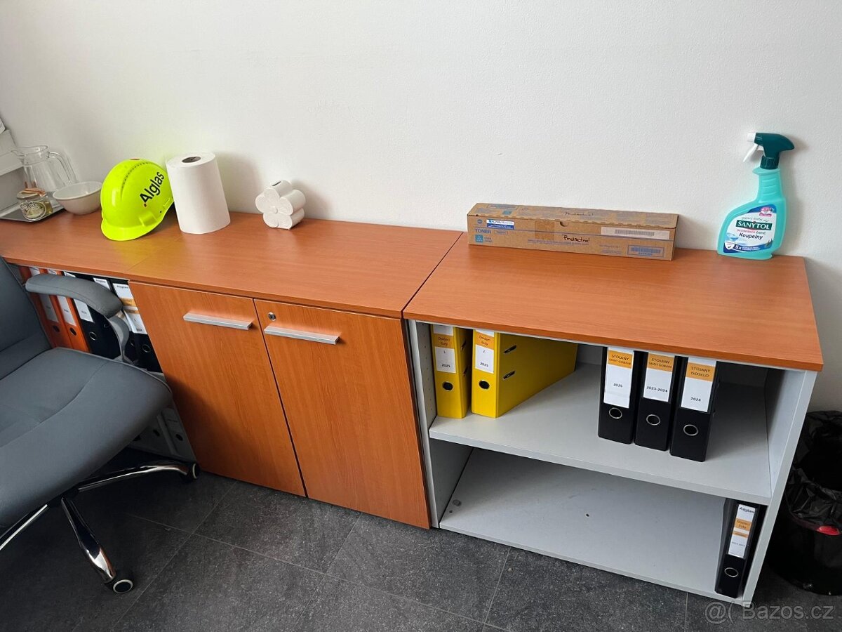 kancelářský nábytek