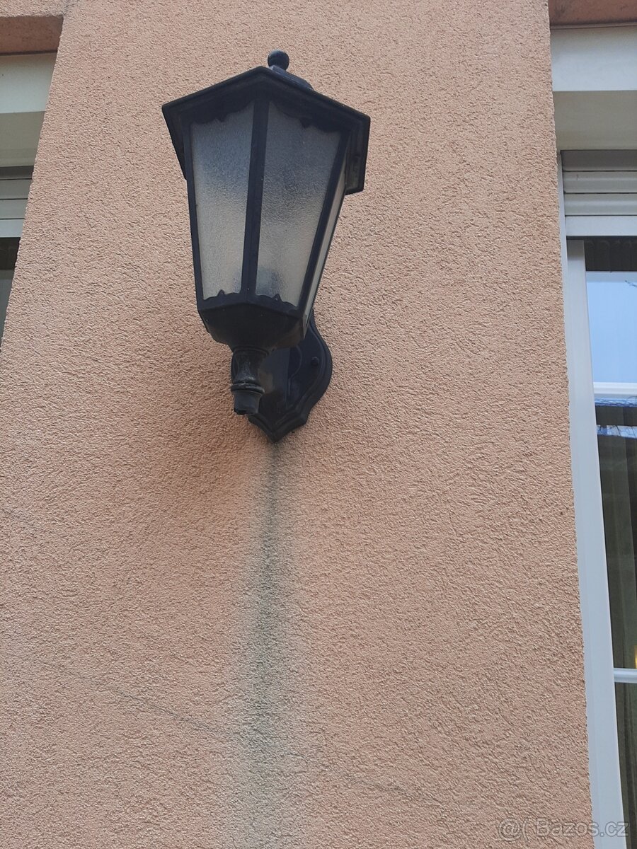 venkovní nástěnná lampa