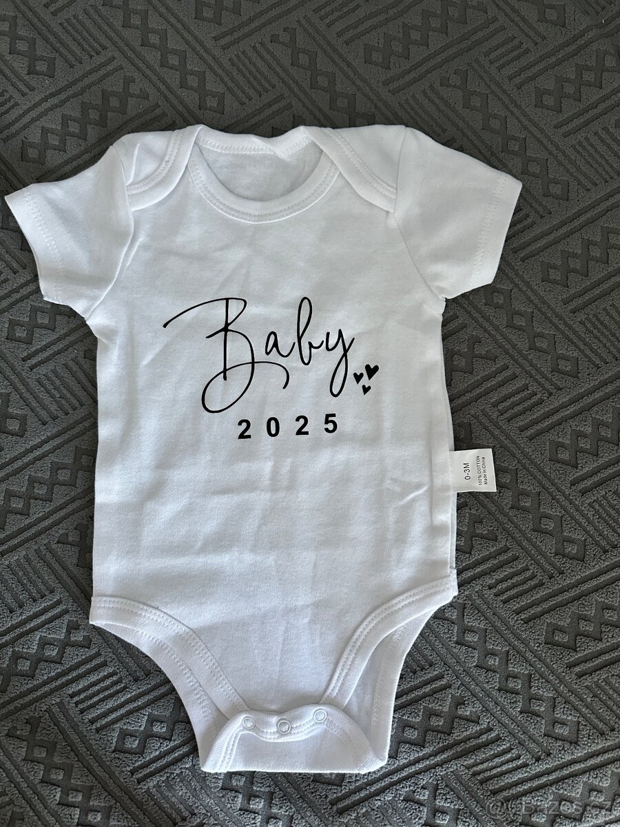 Body s nápisem Baby 2025