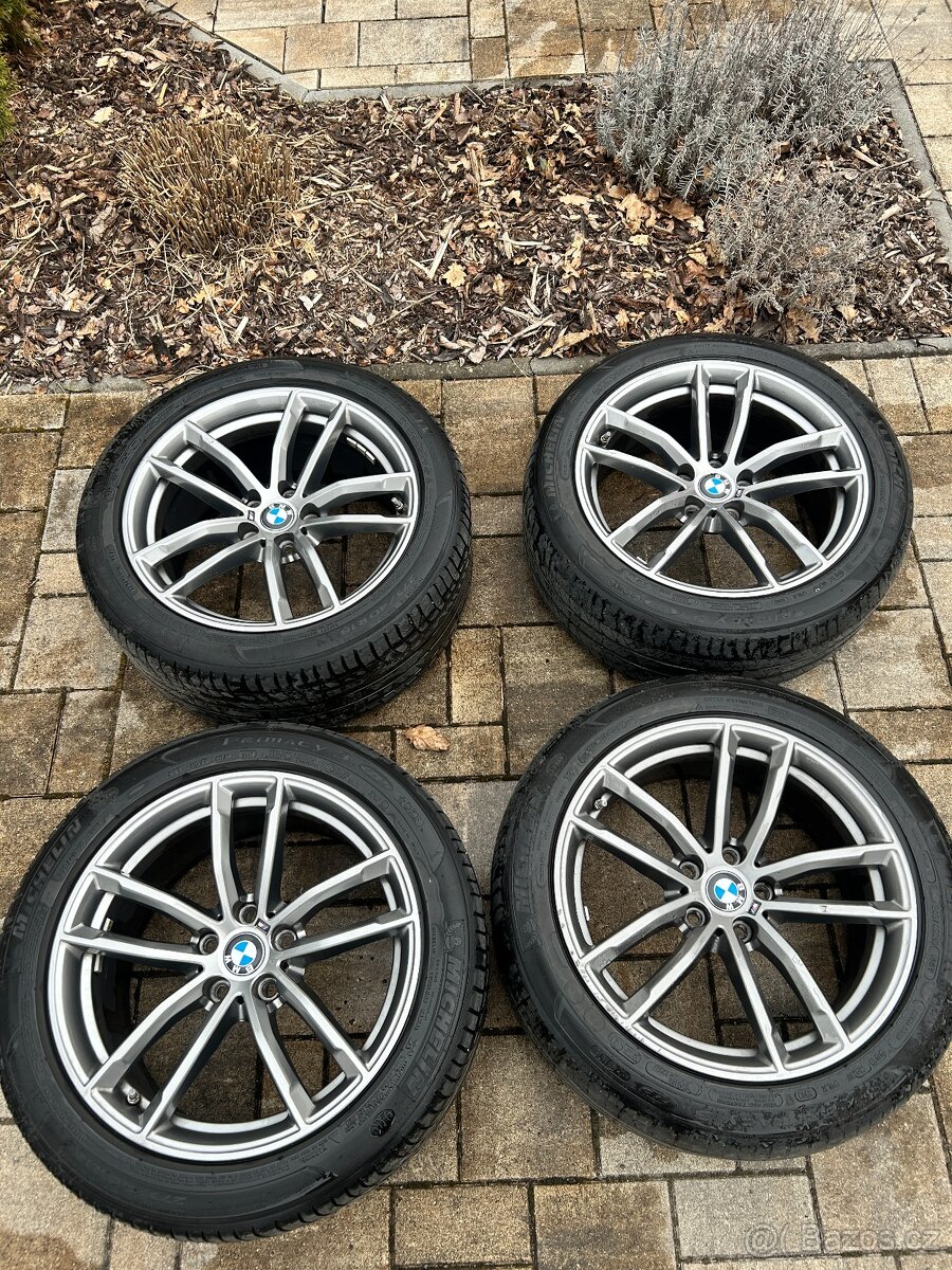 BMW ORIGINÁL ALU KOLA S PNEU R18 DVOUROZMĚR