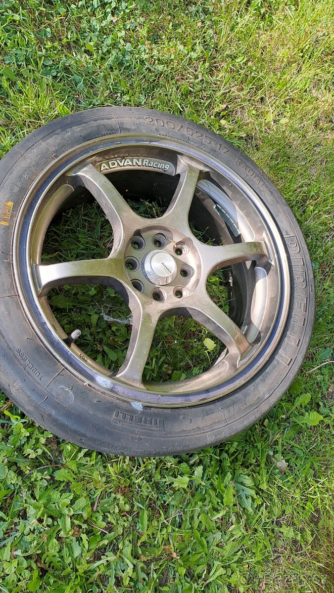 4x100 r17 Alu kola Advan Racing