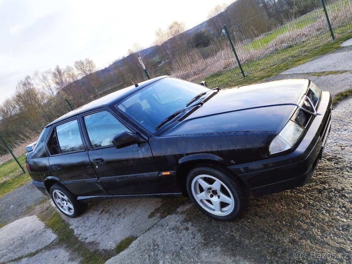 Alfa Romeo 33 1.7 16V permanent sedačky recaro