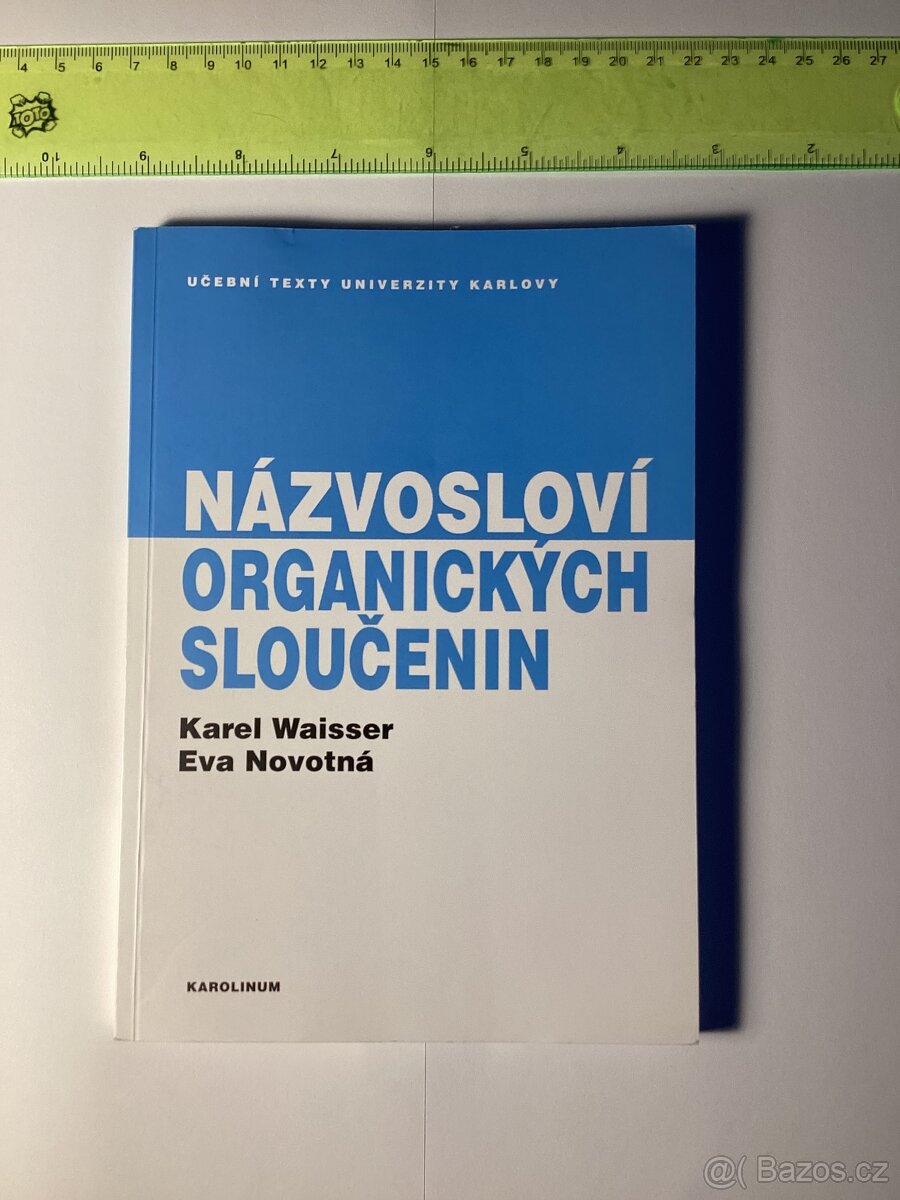 Učebnice pro studium farmacie, první ročník