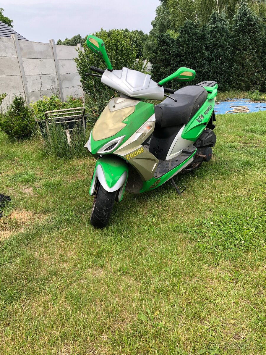 Skútr 125ccm