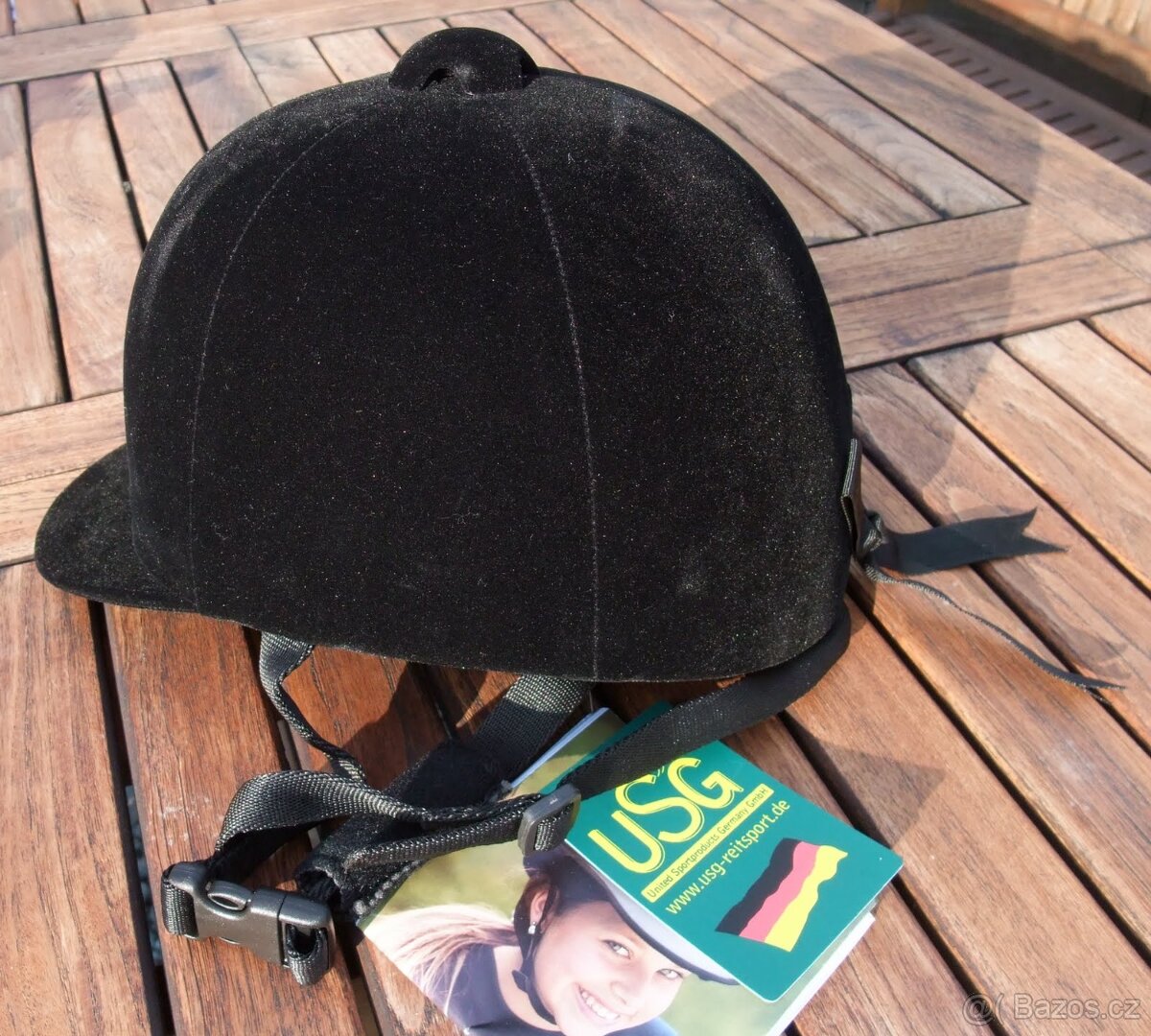 5 ks x Jezdecká přilba zn. USG velikost 52 - nové, v obalu