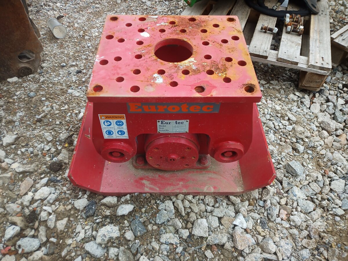 Vibrační deska pro bagry 3-6t