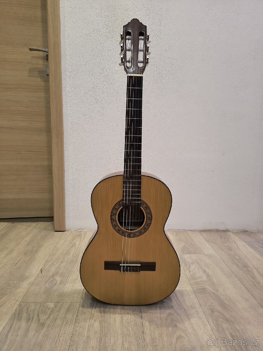 Prodám kytaru Strunal 3/4 4655 s obalem Ritter