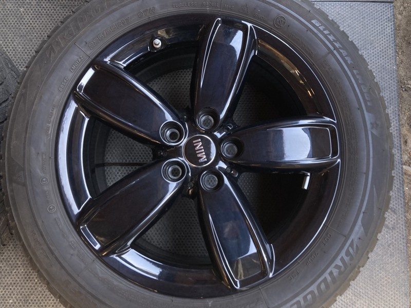 Alu MINI COUNTRYMAN F60 5x112 zimní BRIDGESTONE 225/55R17