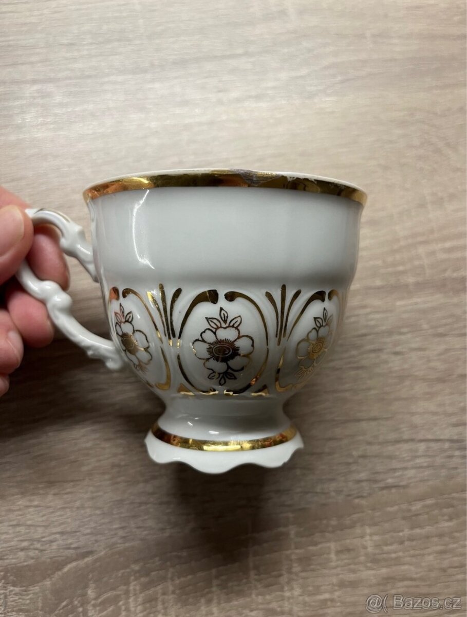 Starožitný retro šálek, hrneček