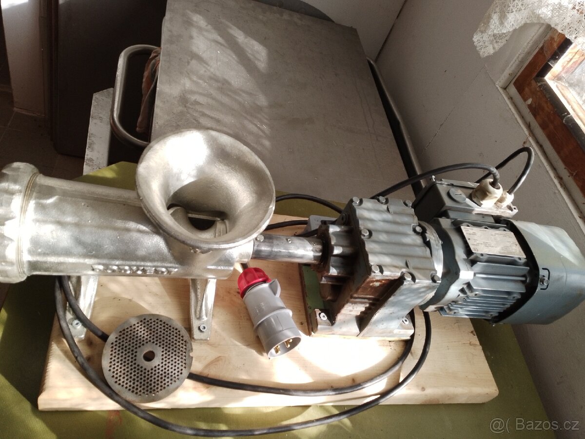 Elektrický mlýnek 32