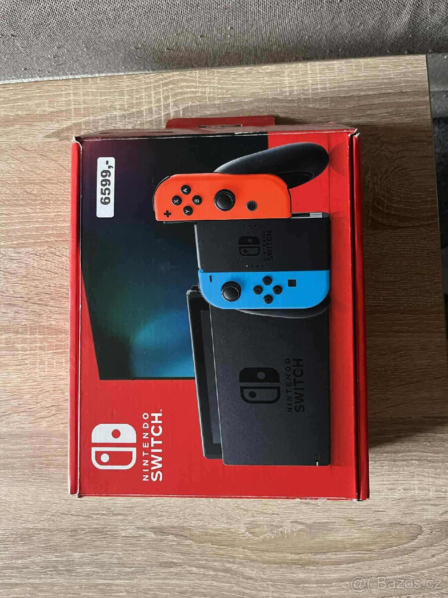 Nintendo switch - kompletní set (4 Joy-Cony, 7 her)