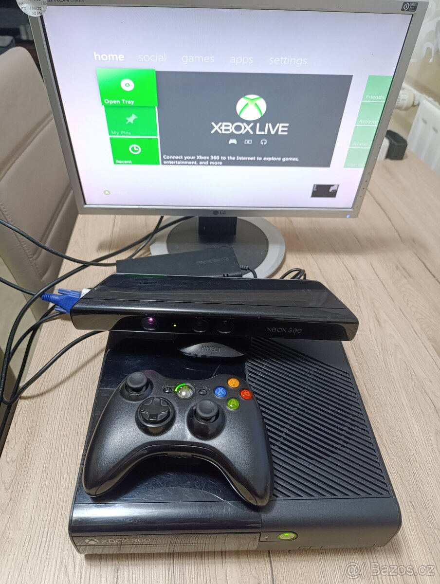 Xbox 360E 500Gb + Kinect + hry
