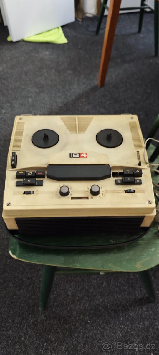 Magnetofon Tesla B4