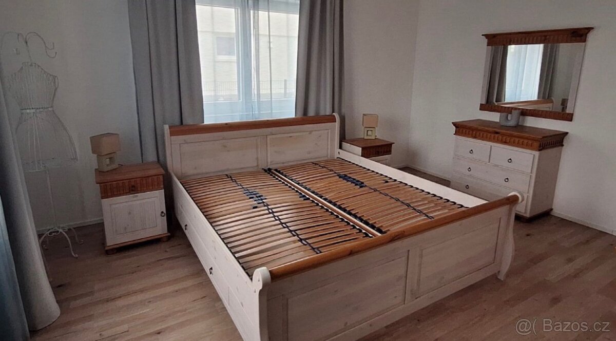 Kompletní Ložnice masivní dřevo s komodou
