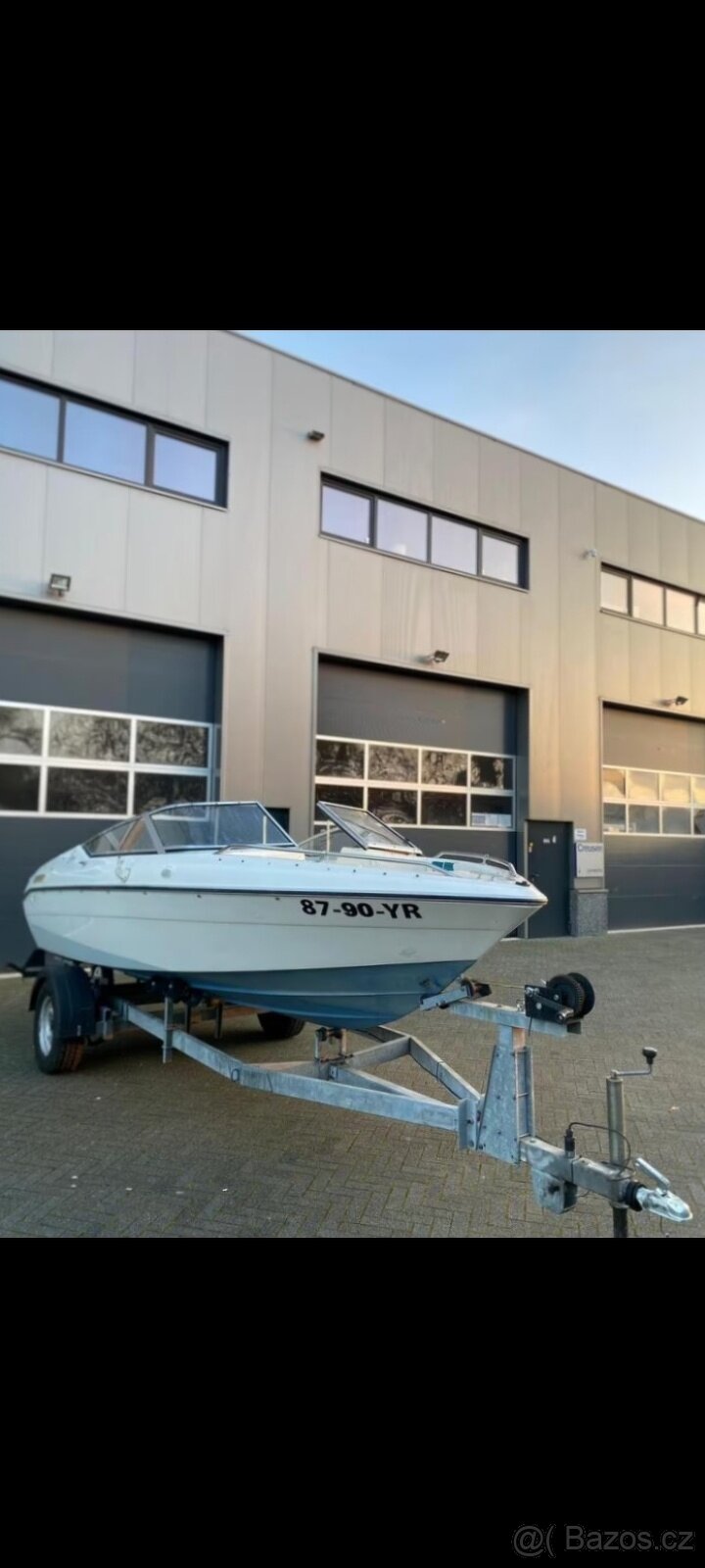 Loď stinger sunbird bayliner
