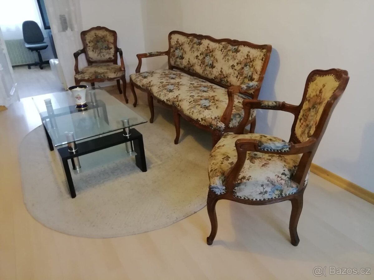 Prodám starožitnou sedací soupravu