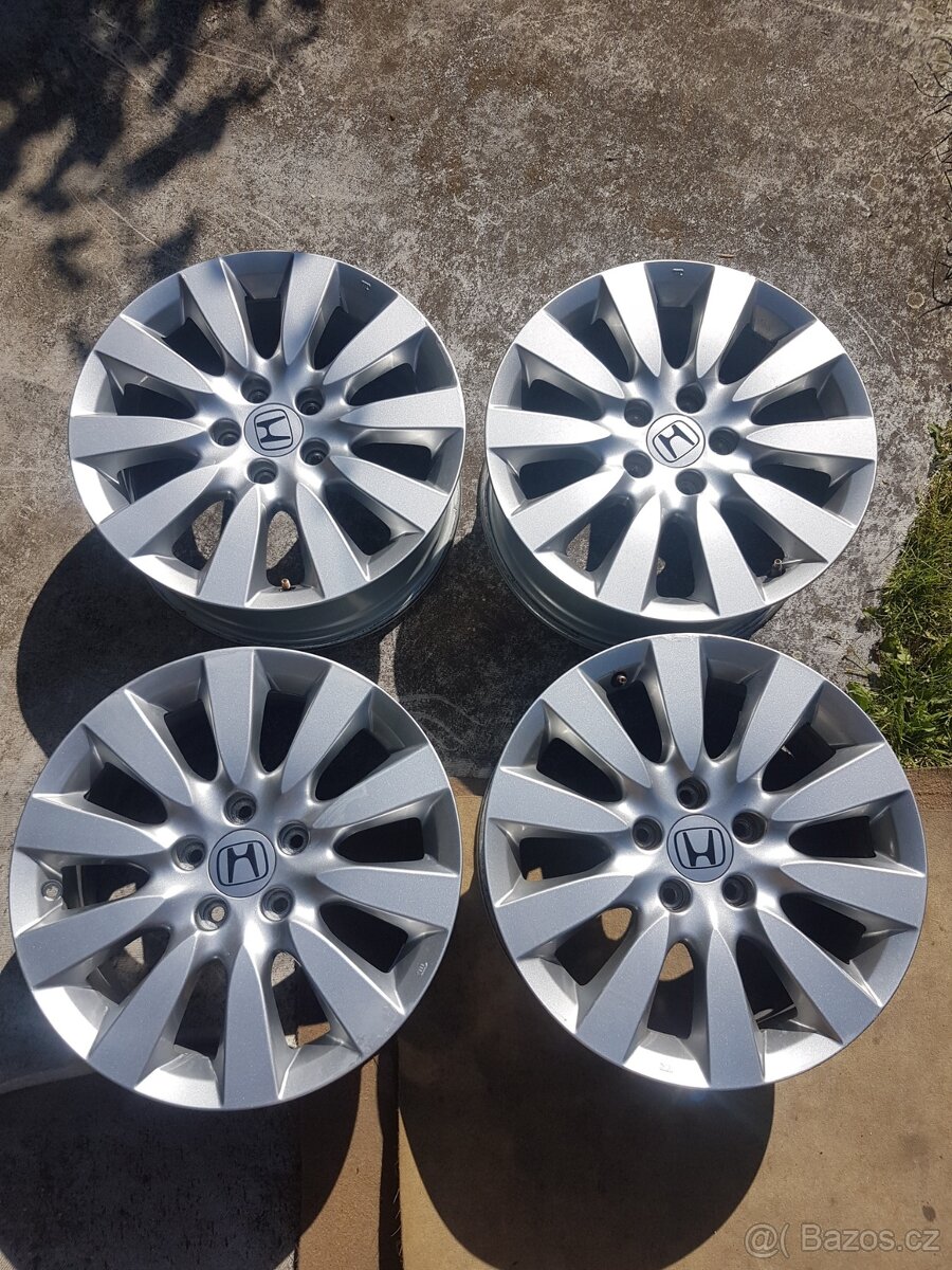 ALU kola R17 na HONDA CIVIC 9G
