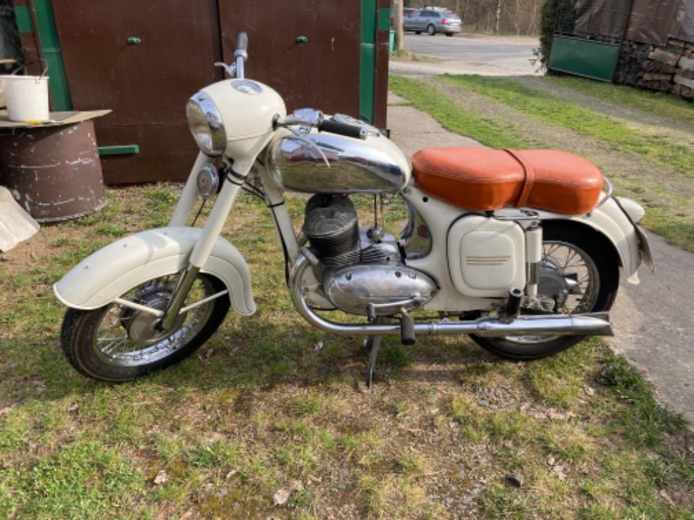 Jawa 350/354 Kývačka