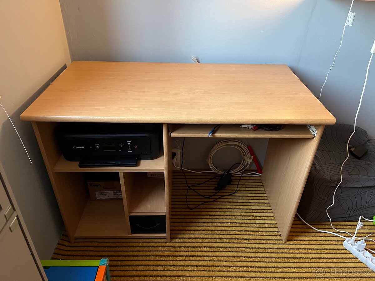 Pc stůl a židle