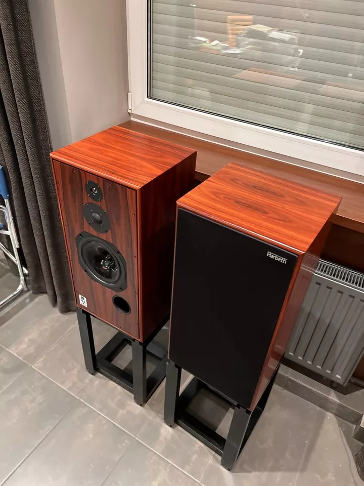 Harbeth SHL5+(PLUS ) XD + stands ( Price : 2200 EUR )