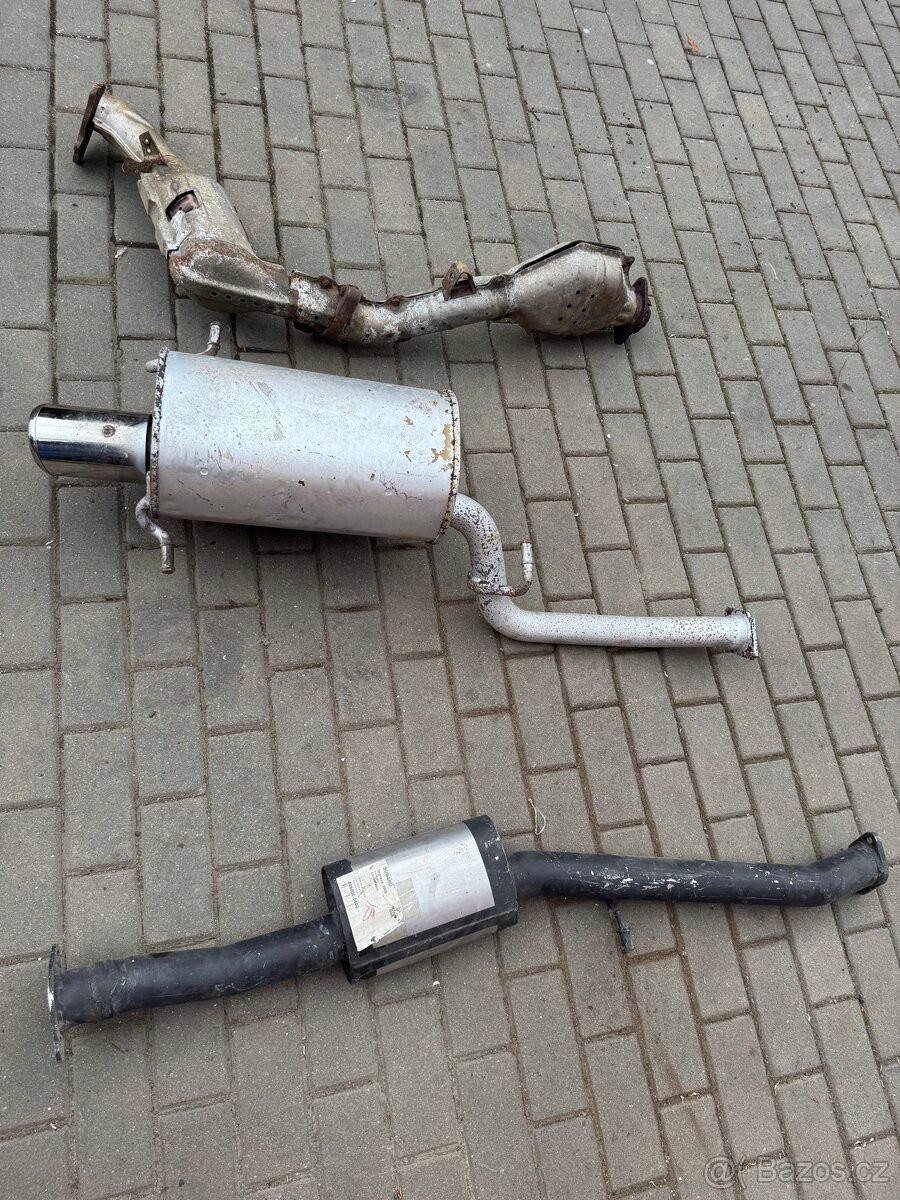 Subaru Impreza STI výfuk, katalyzátor