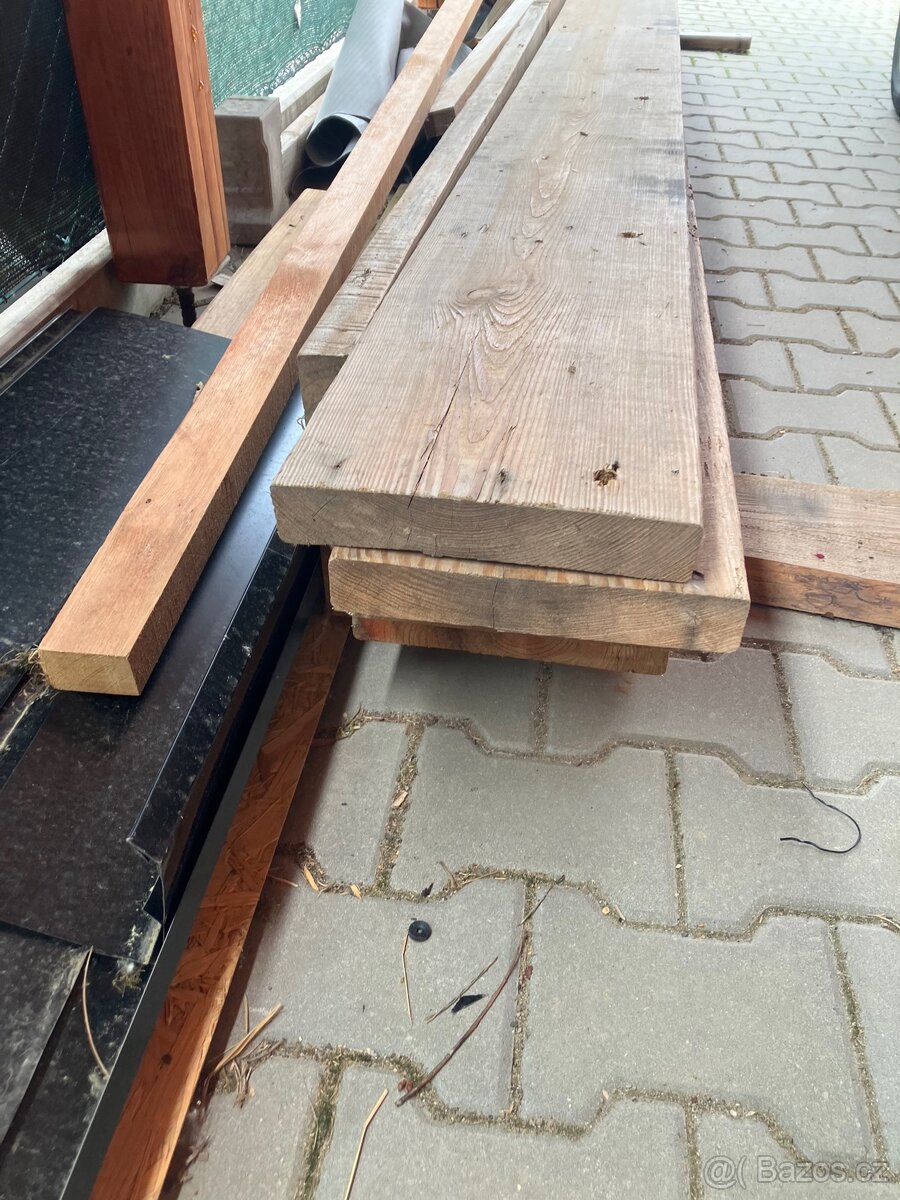 Na prodej: Masivní staré dřevěné fošny/prkna (9 kusů)