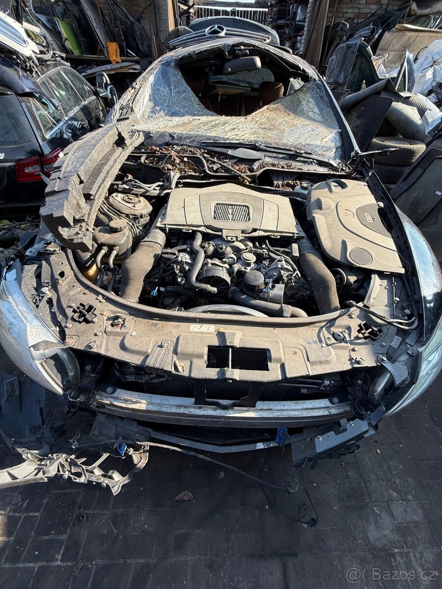 Díly z vozu Mercedes W216 CL216 CL550 automat , motor273