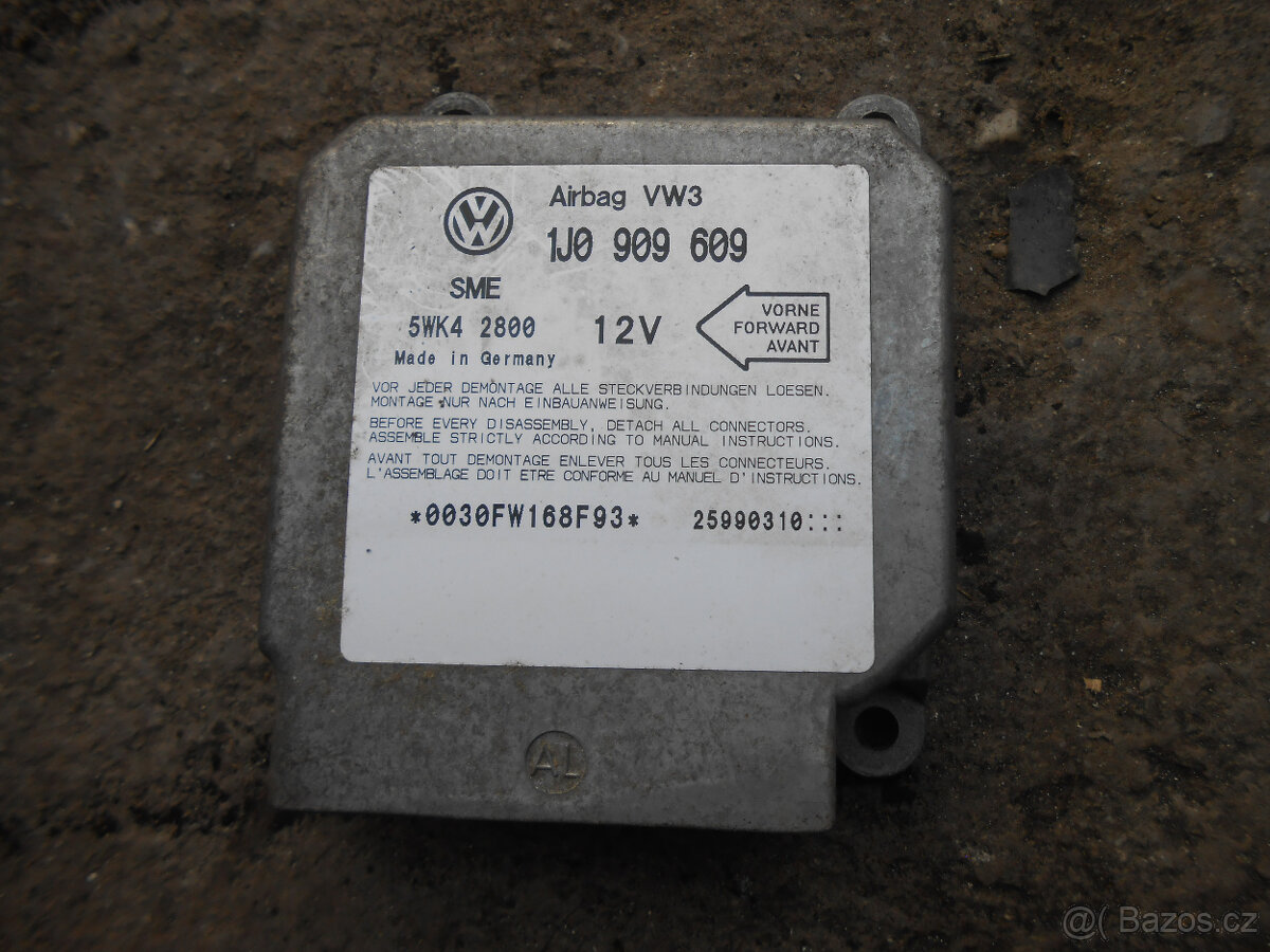 VW Golf IV Bora jednotka airbagu 1J0909609