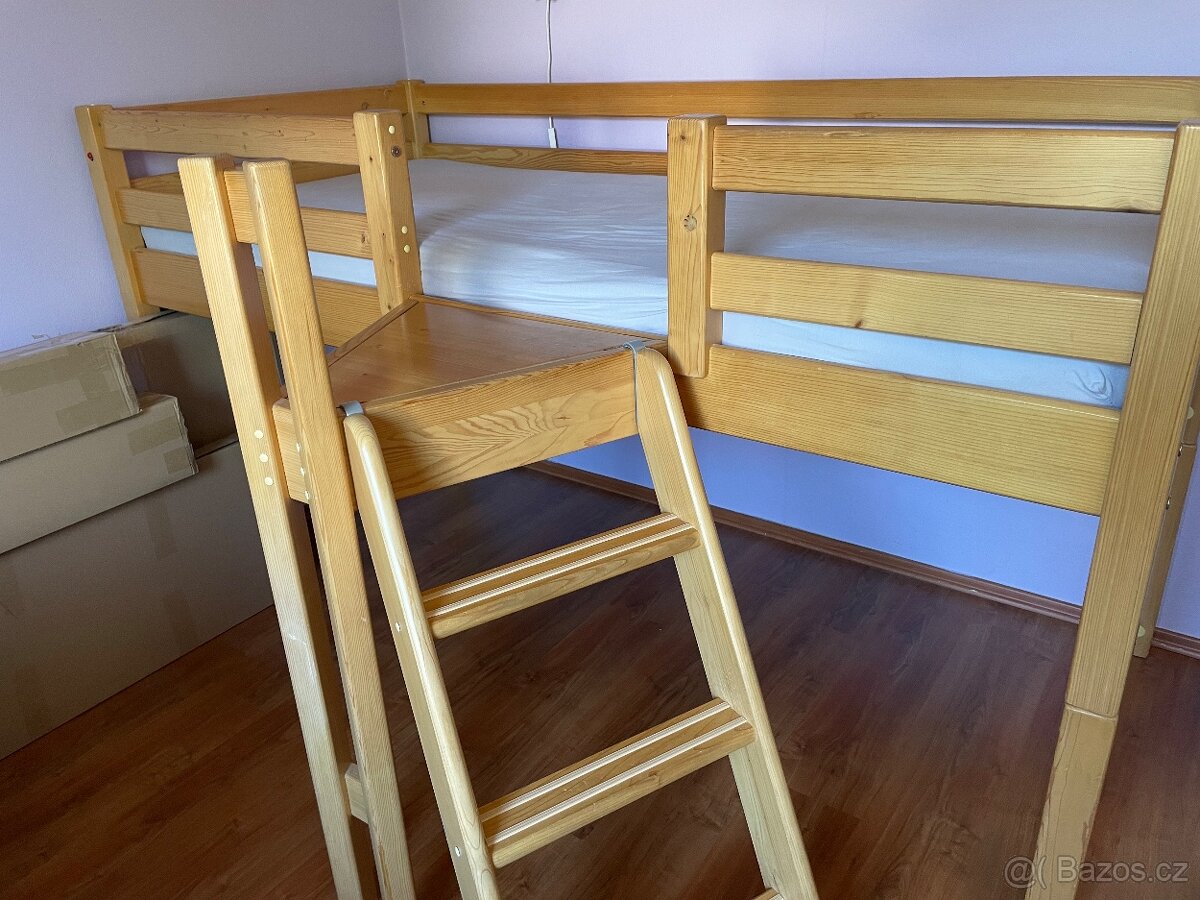 Smrková postel se skluzavkou