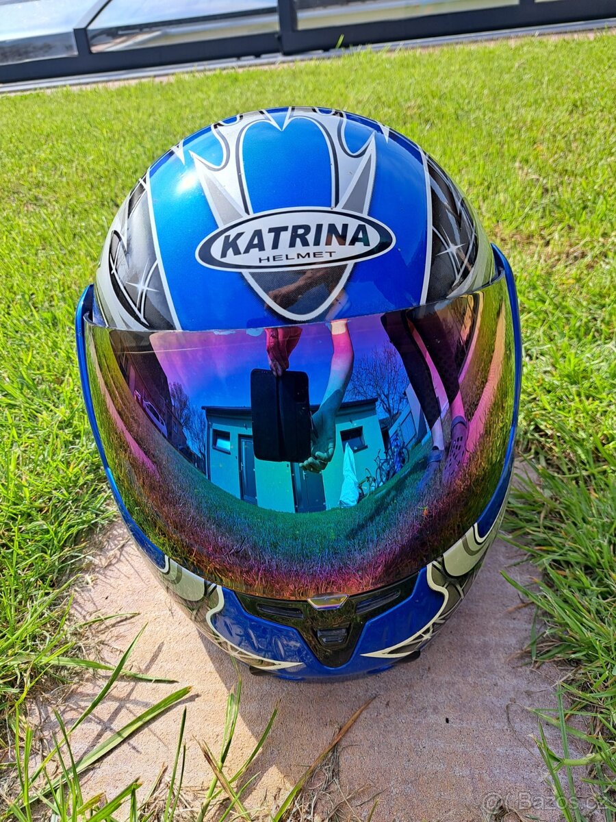 Helma na motorku Katrina