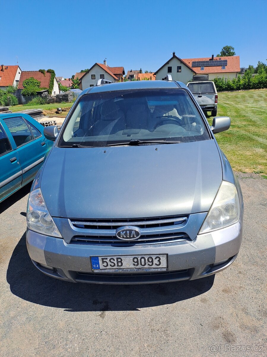 Kia carnival