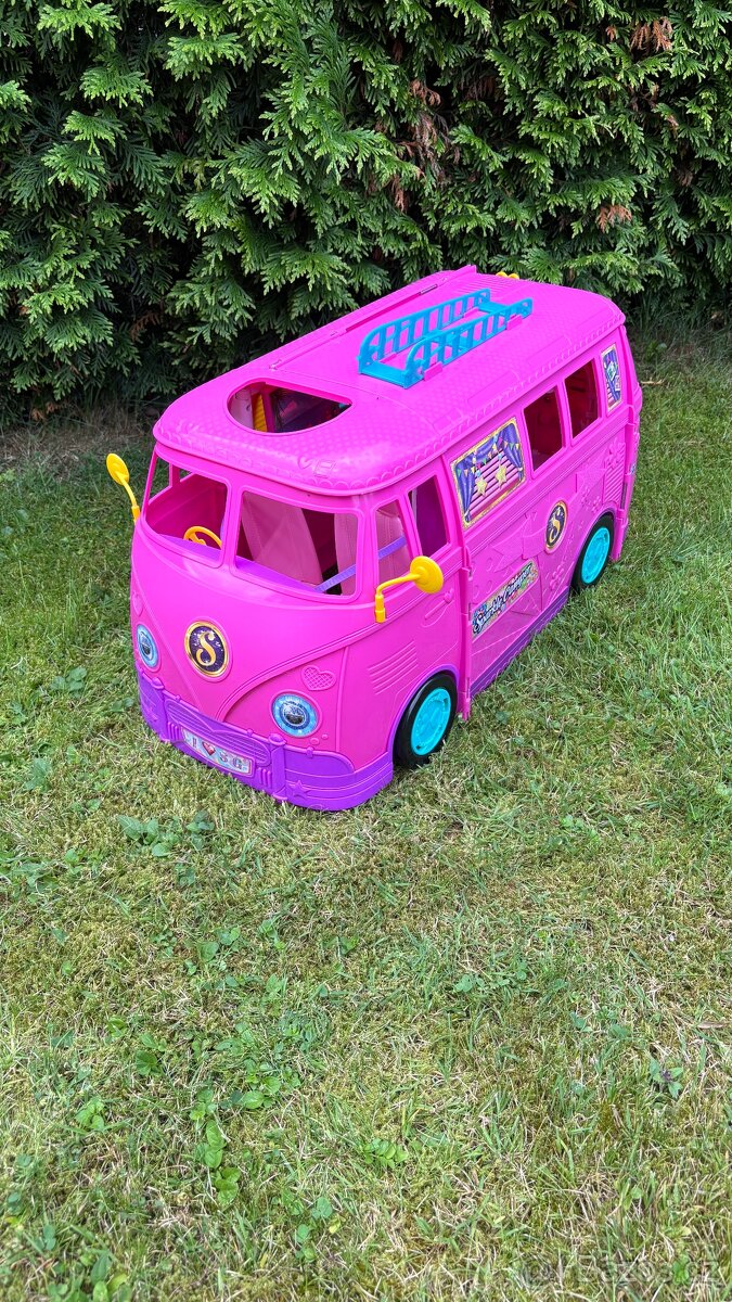 Karavan pro panenky