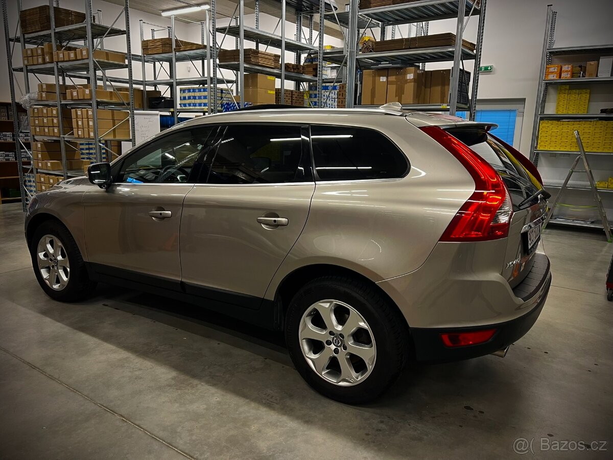 Prodám VOLVO XC60 AWD D5 - 158kW AUT 2012 - Summum TOP STAV