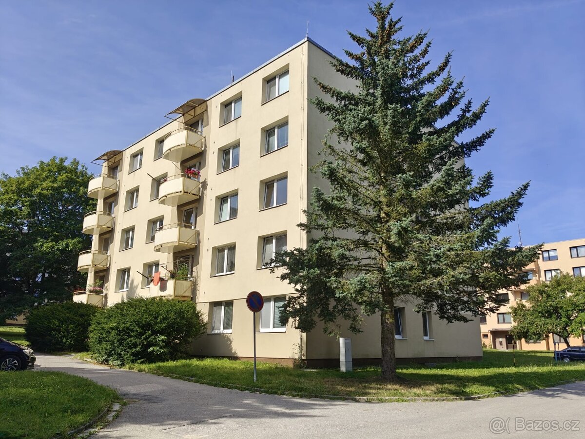 Byt 3+1 s balkonem, spíží a dvěma kójemi